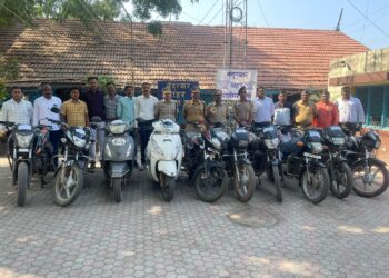 नंदूरबार शहर पोलीसांनी चोरीच्या 4 लाखाचा 10 दुचाकी केल्या जप्त