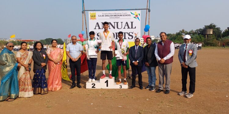 एस.ए.एम इंग्लिश मीडियम हायस्कूलमध्ये वार्षिक क्रीडा स्पर्धेचे आयोजन