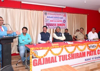 राष्ट्रीय सेवा योजनेतून समाजसेवेला सुरुवात करा : न्यायमूर्ती व्ही.एन. मोरे