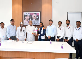 रासेयो स्वयंसेविका गायत्री पाटीलची राष्ट्रीय पथसंचलन करिता निवड