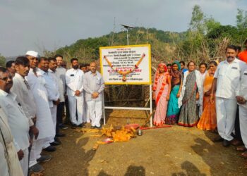 अक्कलकुवा धडगाव मतदार संघात स्थगिती दिलेल्या विविध विकास कामांचा आमदार ॲड.के.सी.पाडवी यांच्या हस्ते भूमिपूजनाचा धडाका