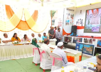 विकसित भारत संकल्प यात्रेत शहादा  तालुक्यातील नागरिकांशी पंतप्रधान नरेंद्र मोदी यांनी साधला संवाद