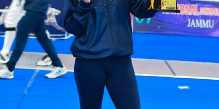 ६७ व्या  शालेय राष्ट्रीय तलवारबाजी क्रीडा स्पर्धेत ईप्पी सांघिक प्रकारात महाराष्ट्रच्या मुलींच्या संघाने पटकाविले सुवर्ण पदक