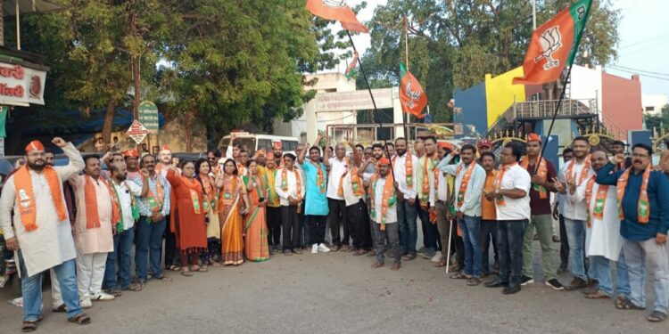 तीन राज्यांतील घवघवीत यशाचा शहाद्यात विजयोत्सव साजरा