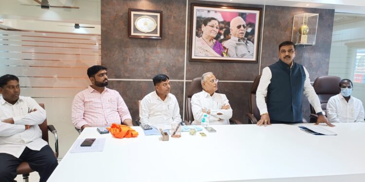 कार्यकर्त्यांनी संघटनात्मक बांधणी करावी : शिवसेना सचिव भाऊसाहेब चौधरी