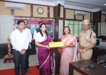 देशाच्या सीमा, स्वातंत्र्य अबाधित ठेवणाऱ्या सैनिकांप्रती कृतज्ञता व गुणग्राह्यता व्यक्त करा : जिल्हाधिकारी मनीषा खत्री