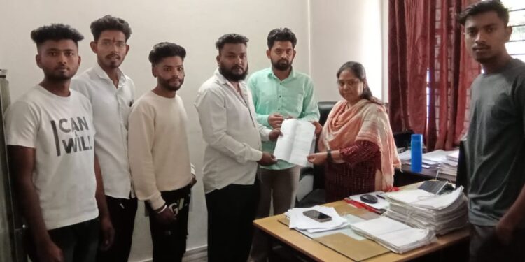 टायगर ग्रुप चे खान्देश अध्यक्ष ऋषिकेश भांडारकर यांच्याविरुद्ध कट रचून लावण्यात आलेले खोटे गुन्हे मागे घेण्याची मागणी