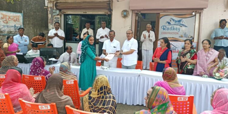 लोणखेडा येथे भाजपातर्फे आयुष्यमान कार्ड वाटप