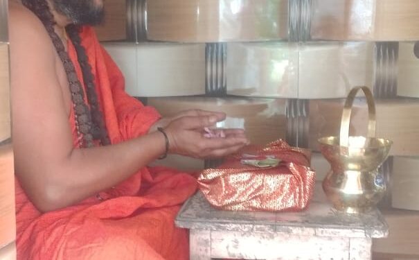 उमर्दे खुर्द येथील दत्त धाम येथे पिठाधिश ब्रह्मचारी सोमेश्वरानंदजी यांच्या हस्ते श्री.गुरुचरित्र पारायणास सुरुवात