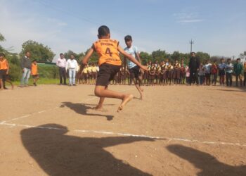 नृत्यात सहभागी झाला सांताक्लॉज
