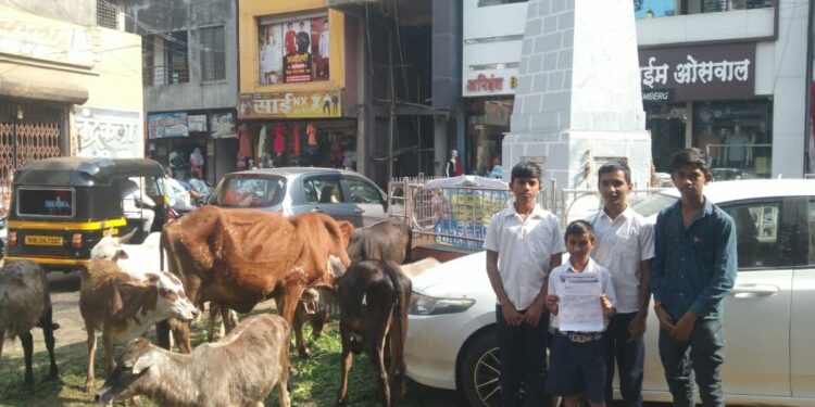 नंदुरबारच्या माणिक चौकातील हुतात्मा स्मारकाचे पावित्र्य राखावे, विद्यार्थ्यांची प्रशासनाला विनंती