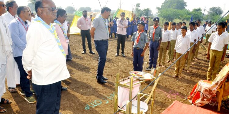भादवड येथील छत्रपती शिवाजी महाराज माध्यमिक विद्यालयात स्काऊट गाईड शिबिर उत्साहात