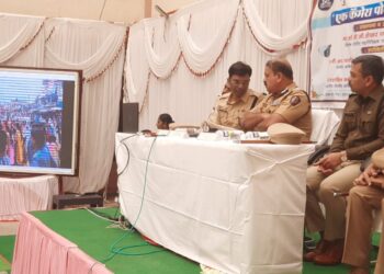 तळोदा पोलीस ठाण्यात एक कॅमेरा पोलीसांसाठी उपक्रमाचे उद्घाटन