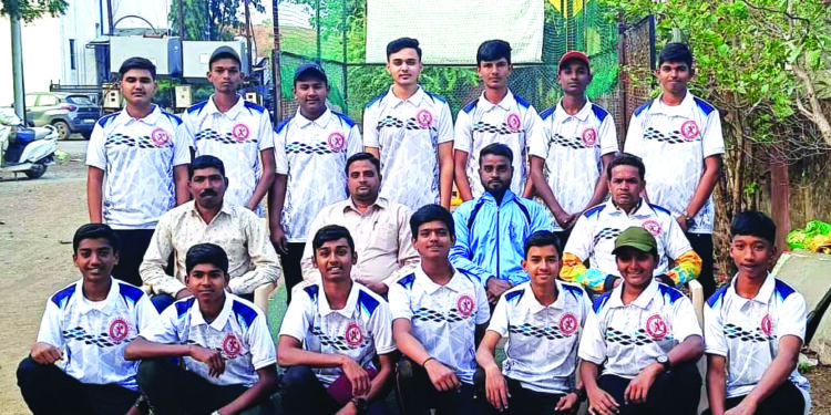 राज्यस्तरीय टेनिस क्रिकेट स्पर्धेसाठी नंदुरबार जिल्ह्याचा संघ नाशिकला रवाना