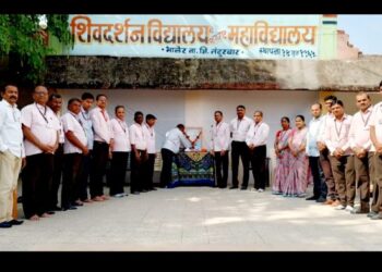 भालेर येथील शिवदर्शन विद्यालयात स्व.बटेसिंहजी रघुवंशी यांना अभिवादन