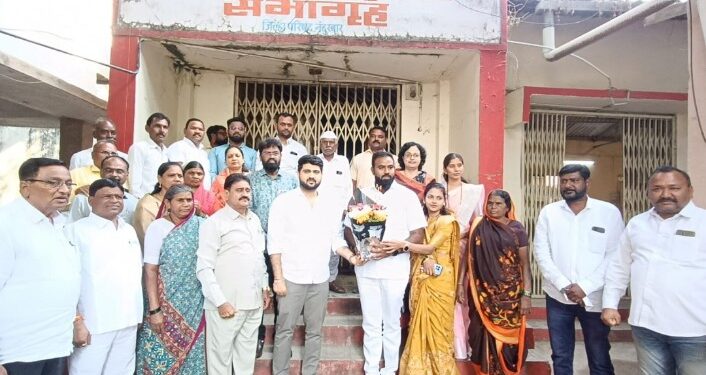 नंदूरबार पं.स.च्या उपसभापतीपदी तेजस पवार यांची बिनविरोध निवड