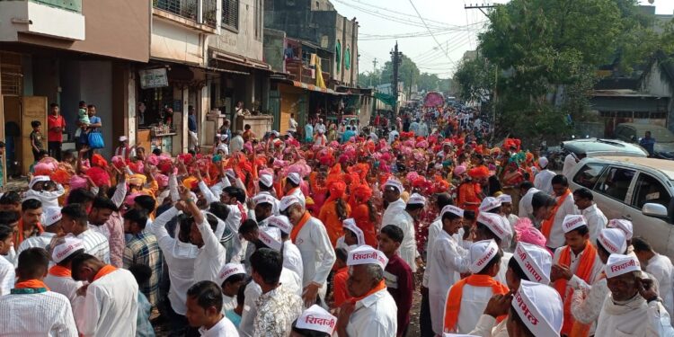 सिदाजीआप्पांचे चांगभले अन राधेे राधेचा  जयघोष, नंदुरबार गवळी समाजातील महिला व युवतींचा शोभायात्रेत उत्साह