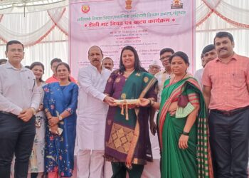 महिला बचत गटाना प्रत्येकी दहा हजार अर्थ सहाय्यसह मागाल ते देऊ: मंत्री डॉ.विजयकुमार गावित यांची घोषणा