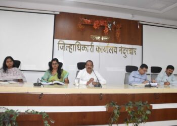 जलजीवन मिशनच्या कामांना सुरुवात न करणाऱ्या ठेकेदारांना का यादीत टाका : आदिवासी विकास मंत्री डॉ. विजयकुमार गावित