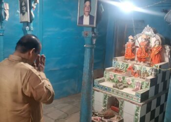 देसाईपुऱ्यातील सव्वाचारशे वर्षांपूर्वीचे  संतांचे श्रीराम मंदिर ना. गावित यांच्या हस्ते अनेक वर्षानंतर झाले खुले