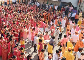 रघुवंशी समाजातर्फे कलश शोभायात्रा; डी.जे,ढोल ताशांवर युवकांचे नृत्य