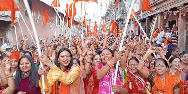 सकल हिंदू समाज आयोजित पदयात्रेत खासदार व झेडपी अध्यक्षांसह महिलांचा अद्भुत जल्लोष; कार सेवकांचाही भावपूर्ण सत्कार