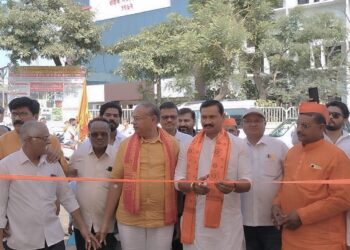 व्हॉइस ऑफ मीडिया शहादा शाखेतर्फे आयोजित रक्तदान शिबिरात 151 दात्यांचे रक्तदान