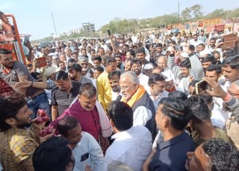माजी आ.चंद्रकांत रघुवंशी यांच्या हस्ते बाजार समितीच्या खुल्या कांदा मार्केटचे उद्घाटन