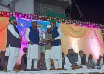 पवित्र कुरान पठण करणाऱ्या दोघा युवकांच्या सत्कार