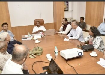 सामूहिक वन हक्काच्या जमिनीवर होणार बांबू लागवड : आदिवासी विकास मंत्री डॉ. विजयकुमार गावित