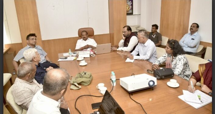 सामूहिक वन हक्काच्या जमिनीवर होणार बांबू लागवड : आदिवासी विकास मंत्री डॉ. विजयकुमार गावित