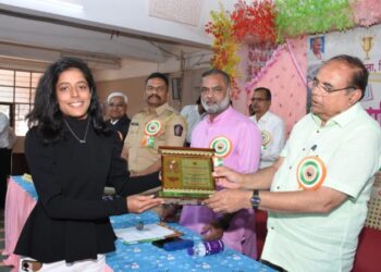 पूज्य साने गुरुजी विद्या प्रसारक मंडळाच्या कला, विज्ञान व वाणिज्य महाविद्यालयाचा वार्षिक पारितोषिक वितरण समारंभ उत्साहात