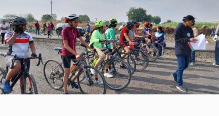 सुष्मिताची राज्यस्तरीय शालेय सायकलिंग स्पर्धेत उत्तम कामगिरी