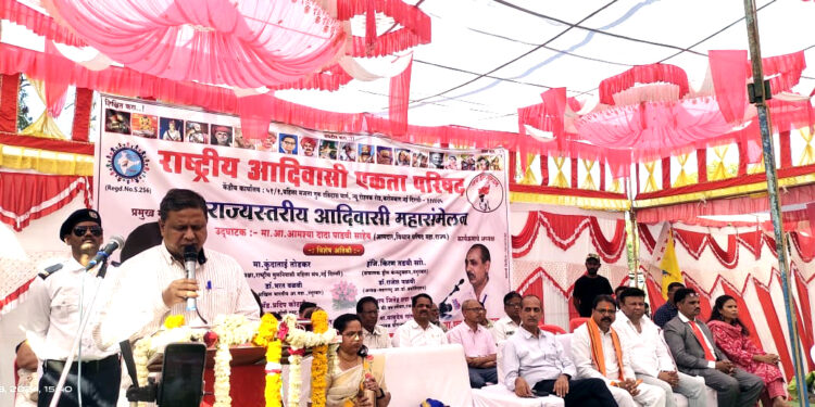 आदिवासी समूहाला हक्क, अधिकारापासून बेदखल करण्याचे शासक जातीचे षडयंत्र : वामन मेश्राम