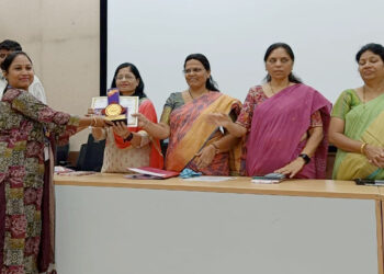 राज्यस्तरीय नवोपक्रम स्पर्धेत अंगणवाडी गटात श्रीमती बबिता रोशनराज पाडवी प्रथम