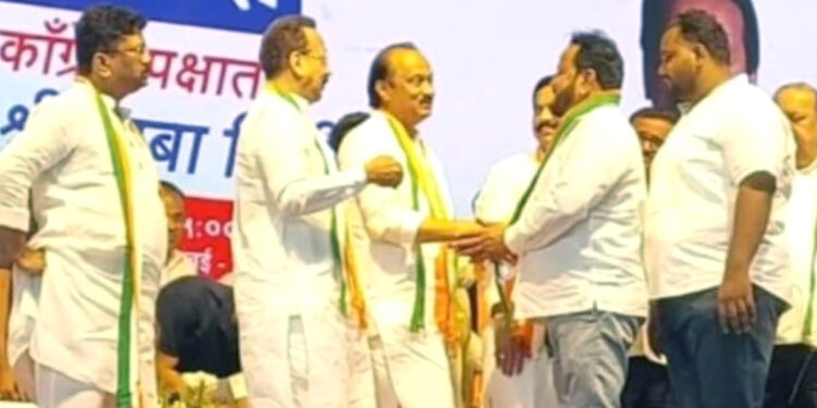 नंदुरबार जिल्ह्यातील नगरसेवकसह शंभर कार्यकर्त्यांचा मुंबई येथे उपमुख्यमंत्री यांच्या हस्ते राष्ट्रवादी काँग्रेस मध्ये प्रवेश