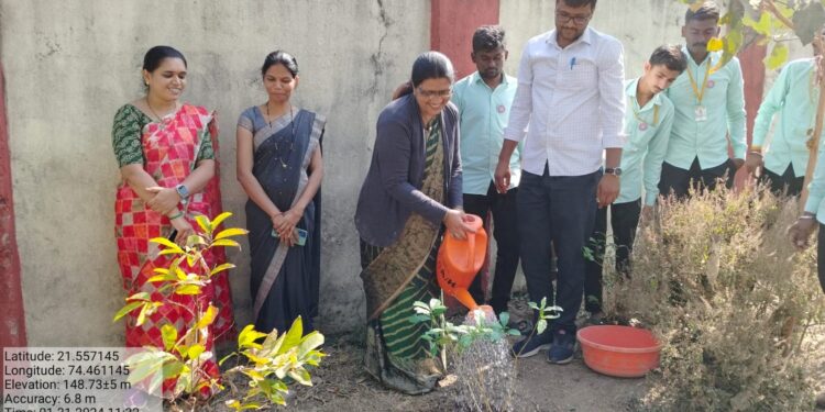 कृषी महाविद्यालय रासेयो विशेष श्रमसंस्कार शिबीर तिखोरा येथे उत्साहात