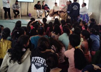 रासेयोतर्फे कस्तुरबा गांधी बालिका विद्यालयात नेत्र तपासणी शिबिर