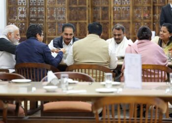 पंतप्रधान कार्यालयातून आला फोन अन खा.डॉ.हिना गावित यांना पंतप्रधानांनी दिला सुखद धक्का