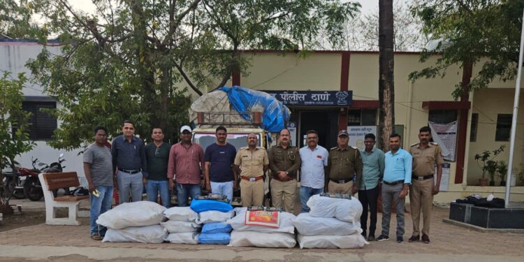 म्हसावद पोलीसांनी पुन्हा पकडला तीन लाखाचा गुटखा