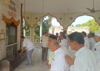 लोकशाही पॅनलला विजयी करण्याचे आवाहन; उंटावदच्या रोकडमल हनुमान मंदीरात प्रचाराचा शुभारंभ