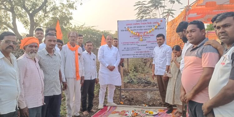 कहाटूळ गटातील गावांमध्ये डॉ. विजयकुमार गावित यांच्या हस्ते विकास कामांचे लोकार्पण भूमिपूजन
