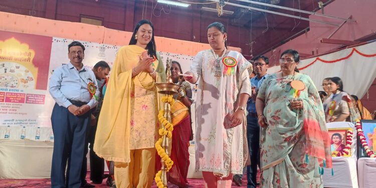 लवकरच स्त्रियांनी स्त्रियांसाठी चालवलेली स्त्री बँक स्थापन करु: खा. डॉ. हिना गावित यांची घोषणा