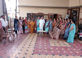 लोकशाही पॅनलच्या प्रचारानिमीत्त कहाटूळ-बामखेडा परिसरात भेटीगाठी