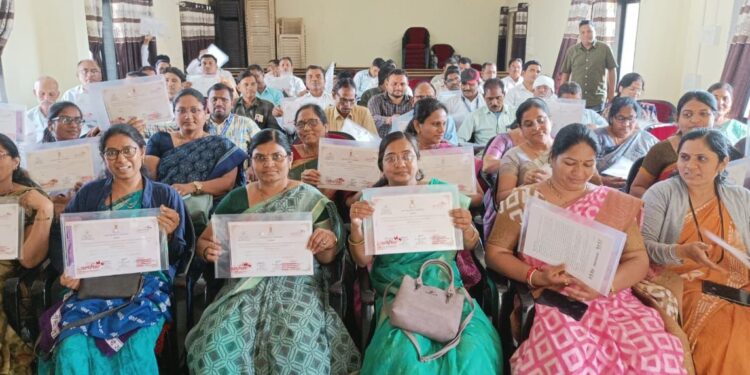 डायट आणि अर्पण संस्थेतर्फे बाल लैंगिक शोषणाला प्रतिबंध करण्यासाठी 121 शालेय शिक्षकांना प्रशिक्षण