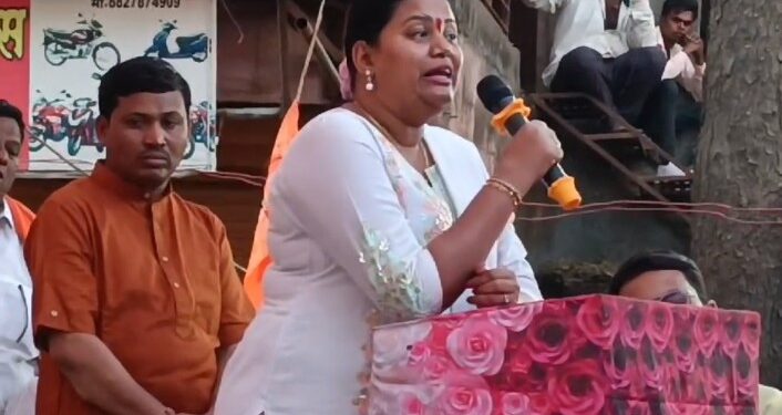 खेडदिगर येथे खा. डॉ. हिना गावित यांच्या हस्ते  अडीच हजार महिला लाभार्थींना गॅस शेगडी चा लाभ