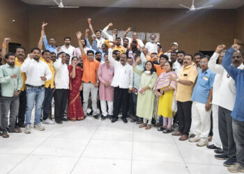 आ.आमश्या पाडवी यांनी त्वरित राजीनामा द्यावा, शिवसेना पदाधिकाऱ्यांकडून जाहीर निषेध