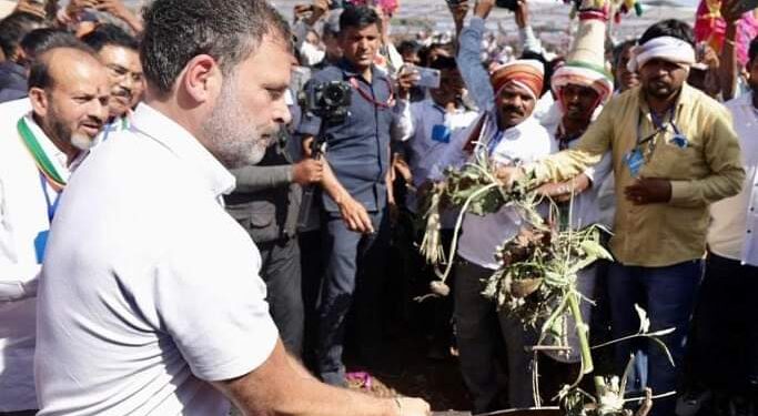 आदिवासी हेच देशाचे मुळ मालक : खा.राहुल गांधी