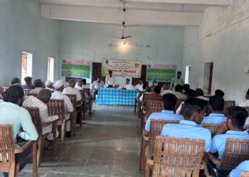 के.व्ही.पटेल कृषी महाविद्यालयाच्या कृषिदूतांकडून म्हसावद येथे शेतकरी बांधवांना मार्गदर्शन