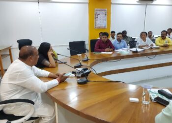 तळोद्यातील बारगळ जमीनींचे मोजमाप करून संबंधितांचे नावे घरे करावित : डॉ. विजयकुमार गावित